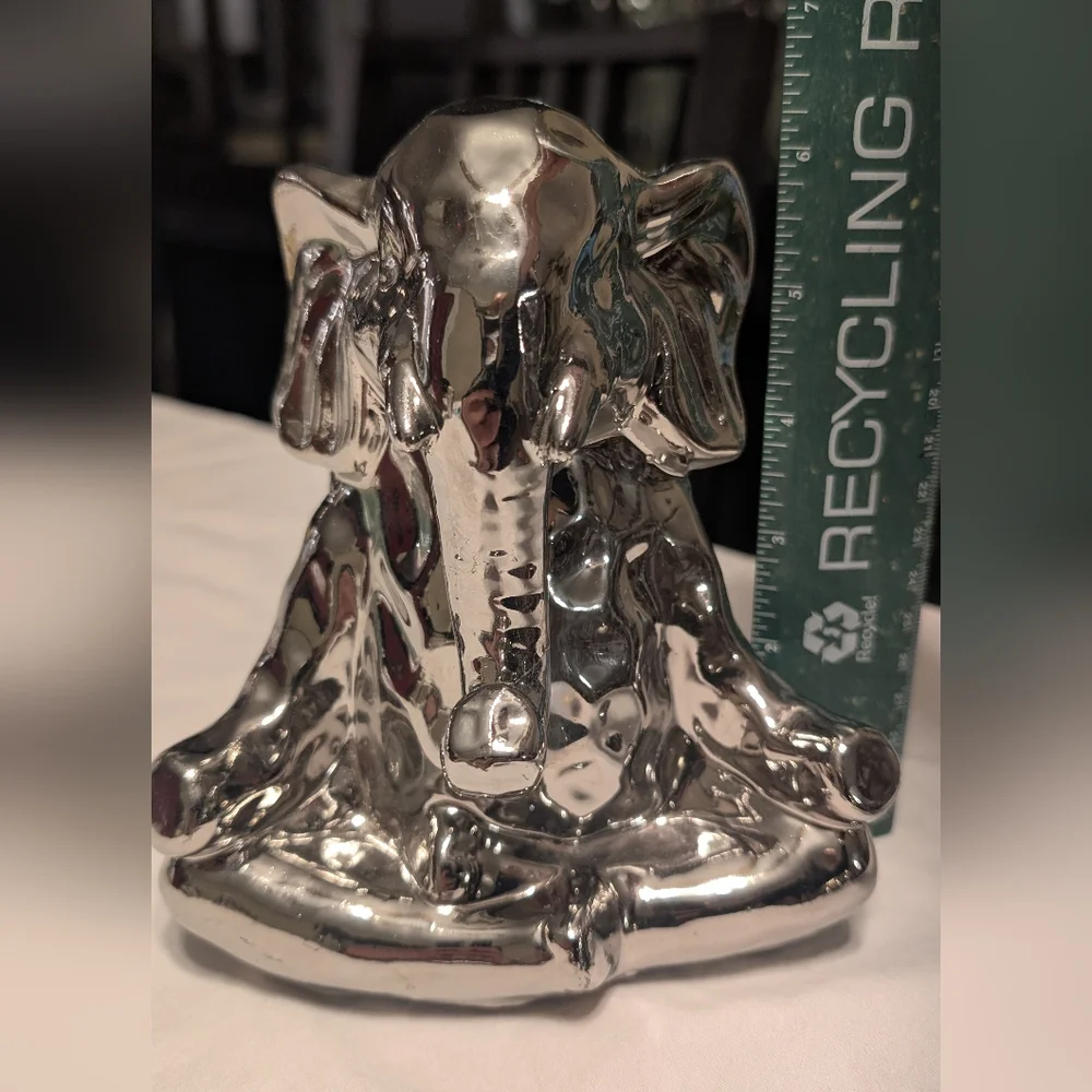 GC Home Decor Meditating Elephant Scent Diffuser in Chrome Silver